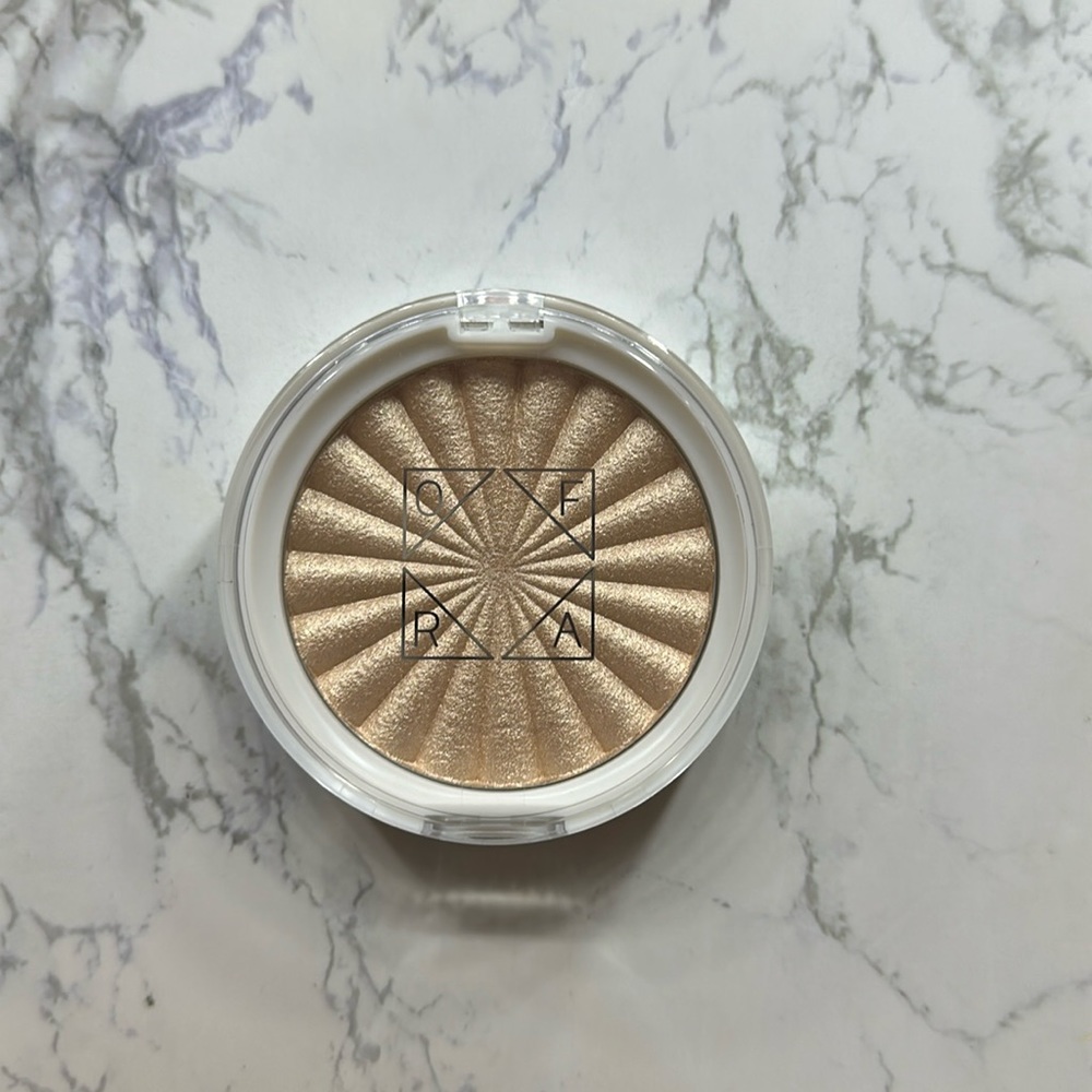 OFRA Shimmering Baked Highlighter in Rodeo Drive